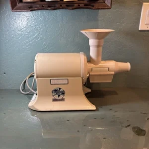 NEW LISTINGThe Champion Juicer G5-NG-853S Professional Heavy Duty Juicer Almond Color Works
